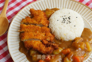 炸鸡排配咖喱饭的做法