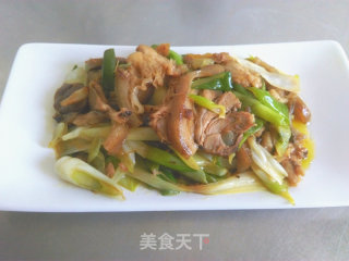 葱爆肘花的做法