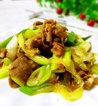 葱爆羊肉卷的做法