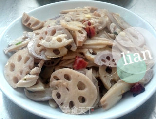 腊肠炒藕片的做法