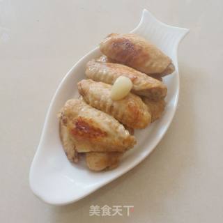 蒜香鸡翅的做法