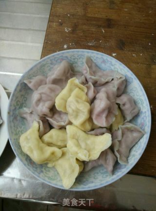 双色水饺的做法