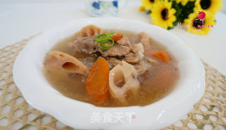 腔排莲藕胡萝卜养生汤的做法