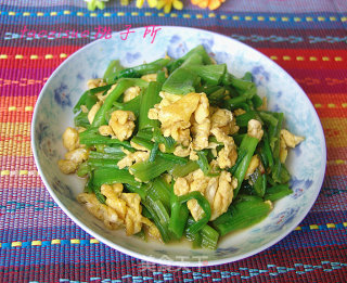 菠菜梗炒鸡蛋的做法