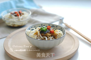 地方特色美食：上海本邦葱油面的做法