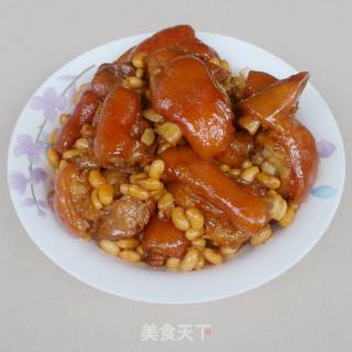 猪手焖黄豆的做法