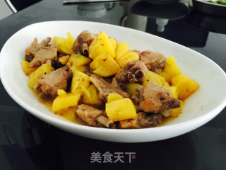 菠萝炒鸭翼的做法
