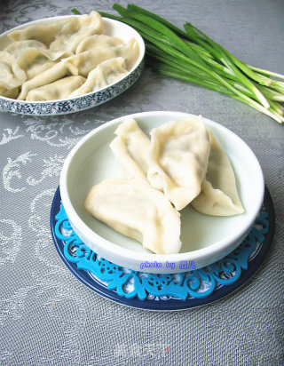 韭菜虾仁猪肉饺子的做法