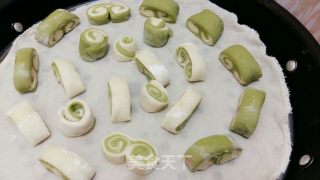 迷你双色如意小馒头的做法