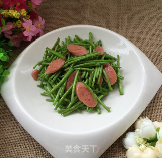 芦蒿炒香肠的做法
