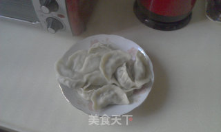 荠菜竹笋肉饺的做法