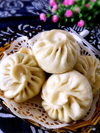 韭菜鸡蛋肉包子的做法