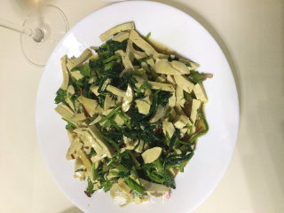菠菜炝拌素鸡的做法