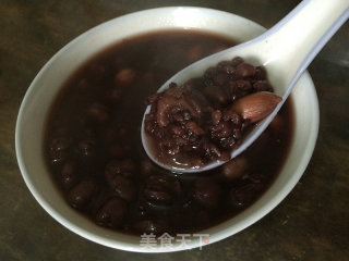 黑米红豆红枣粥的做法