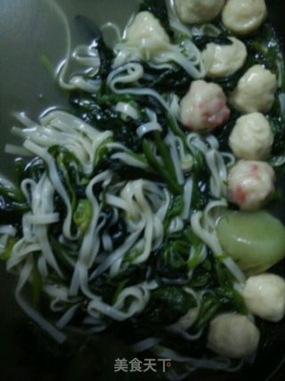 菠菜丸子面条
