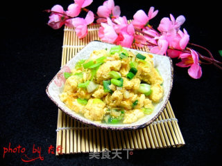 健康无油——蒜苗水炒蛋的做法