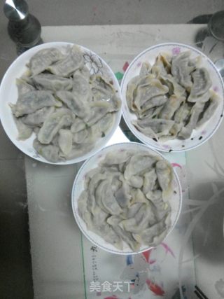 韭菜鸡蛋木耳水饺的做法