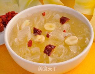抗雾霾，清热润肺甜品：红枣莲子银耳羹