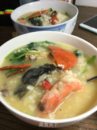 膏蟹大虾鱼头粥的做法