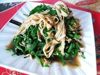豆腐丝炒韭菜的做法