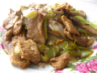 孜然大葱炒肉的做法