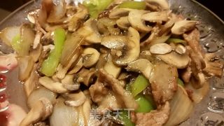 口蘑肉片的做法