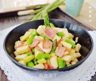 【培根“美”味“大”不同】—培根芦笋炒茭白的做法