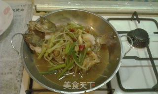 香辣烤鲈鱼的做法