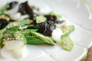 春日清肺清爽菜：清炒秋葵山药的做法