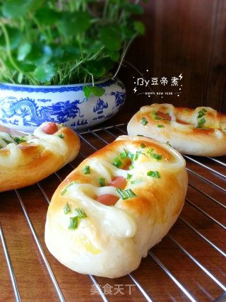 葱香肠包的做法