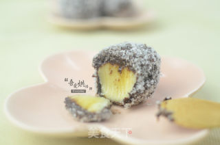 巧克力香蕉椰蓉球的做法