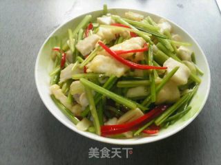 西芹炒鱼片的做法
