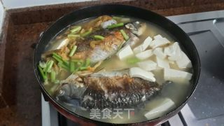 榨菜鲫鱼豆腐汤的做法