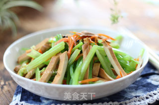 椒油香干山芹的做法