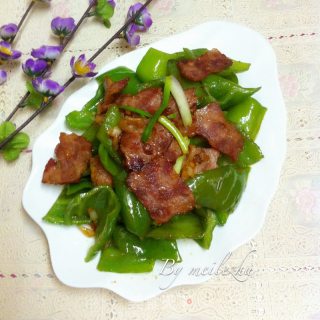 培根炒青椒的做法