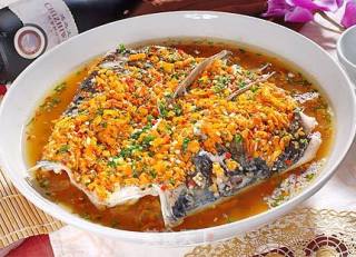 贡椒鱼头　鲜辣湘食味的做法