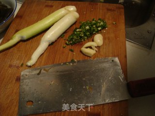 皎白笋小炒肉的做法步骤：2