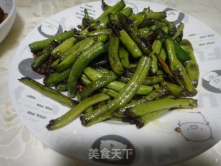 干煸豆角的做法步骤：2