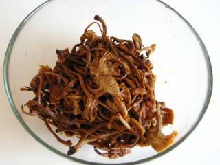 茶树菇烧五花肉的做法步骤：6