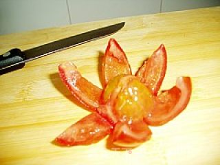 荷花西红柿的做法步骤：2
