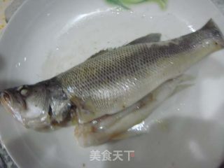 鲈鱼蒸水蛋的做法步骤：3