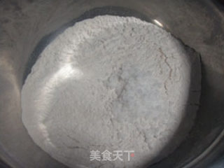 全麦橄榄油核桃面包的做法步骤：2