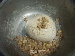 全麦橄榄油核桃面包的做法步骤：2