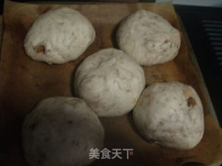 全麦橄榄油核桃面包的做法步骤：2
