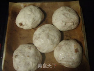 全麦橄榄油核桃面包的做法步骤：2