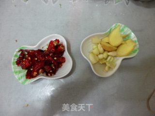 一虾两吃（香辣虾球&椒盐虾头）的做法步骤：4