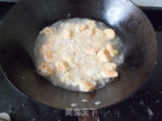 一虾两吃（香辣虾球&椒盐虾头）的做法步骤：4