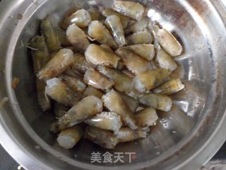 一虾两吃（香辣虾球&椒盐虾头）的做法步骤：4