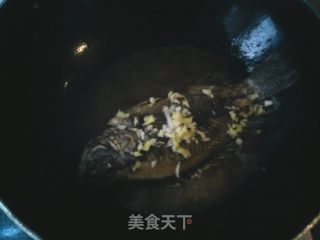香焖罗非鱼的做法步骤：2