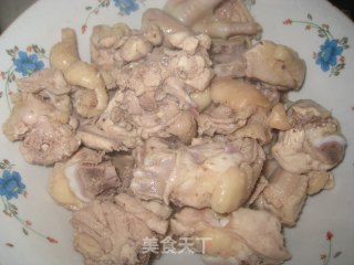 芋儿烧鸡的做法步骤：2